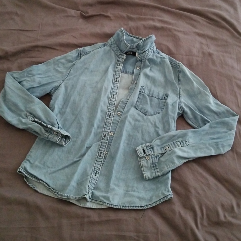 BDG Light Chambray Denim Button down Shirt Small